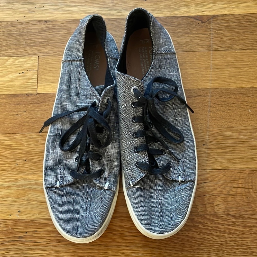 Toms Black canvas shoe size 11 women’s